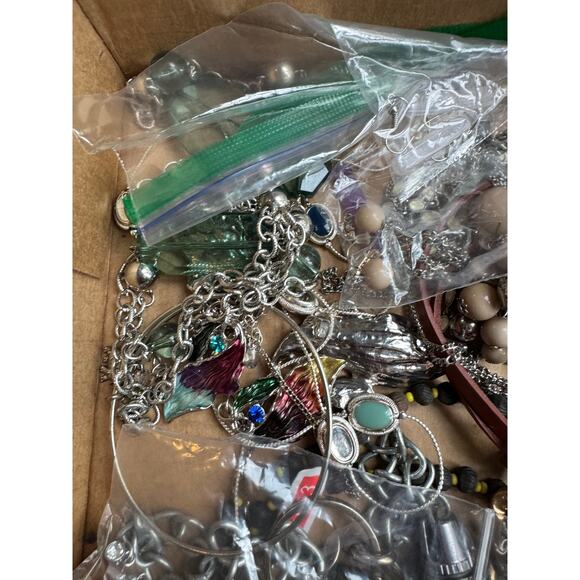 3lb jewelry mix. Craft. Wear.  Resell.  Vintage to now. - Picture 3 of 12
